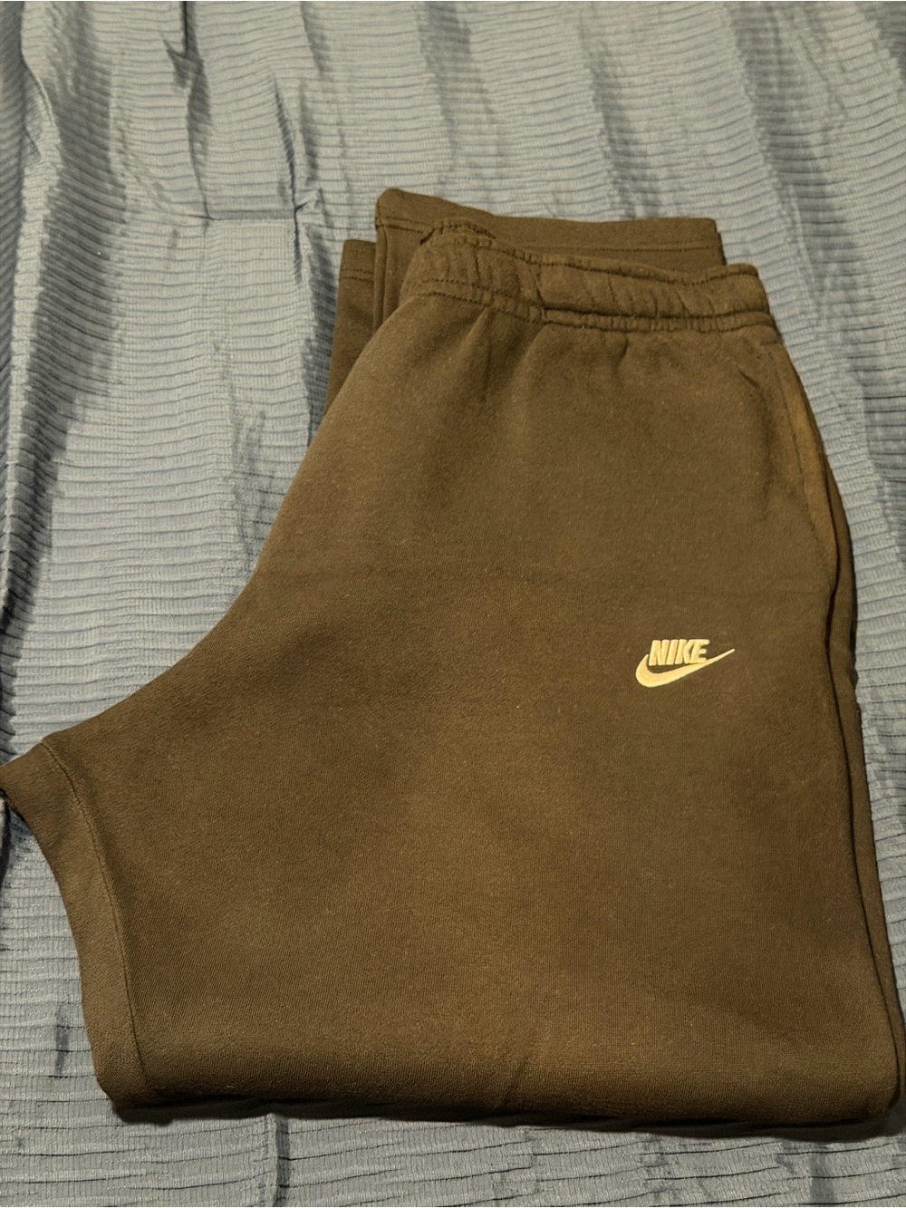 Nike Sweatpants with Small white Swoosh - 3XL